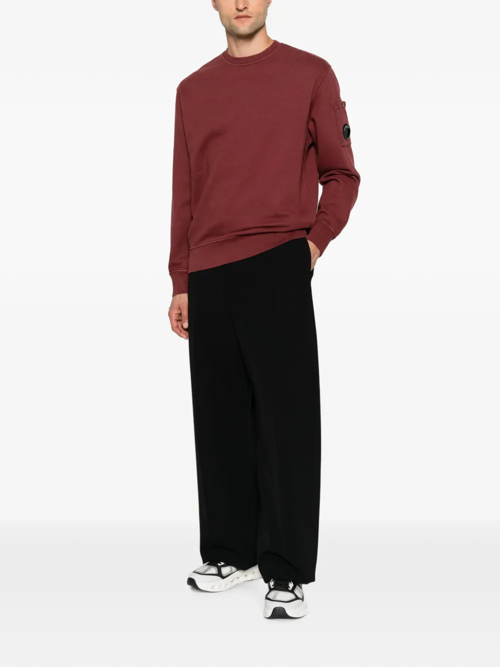 C.P. Company Sweater met Lens-detail en zak op de mouw Rood