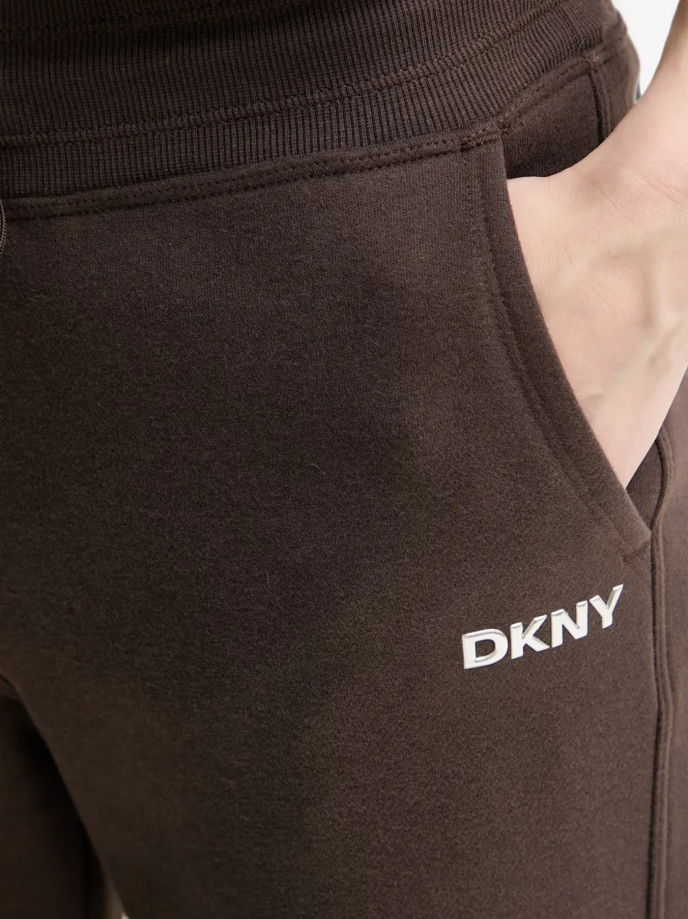 DKNY Trainingsbroek met logoplakkaat Bruin