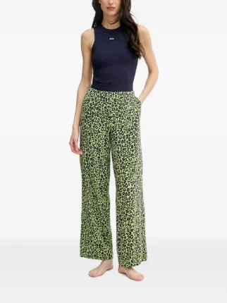 DKNY