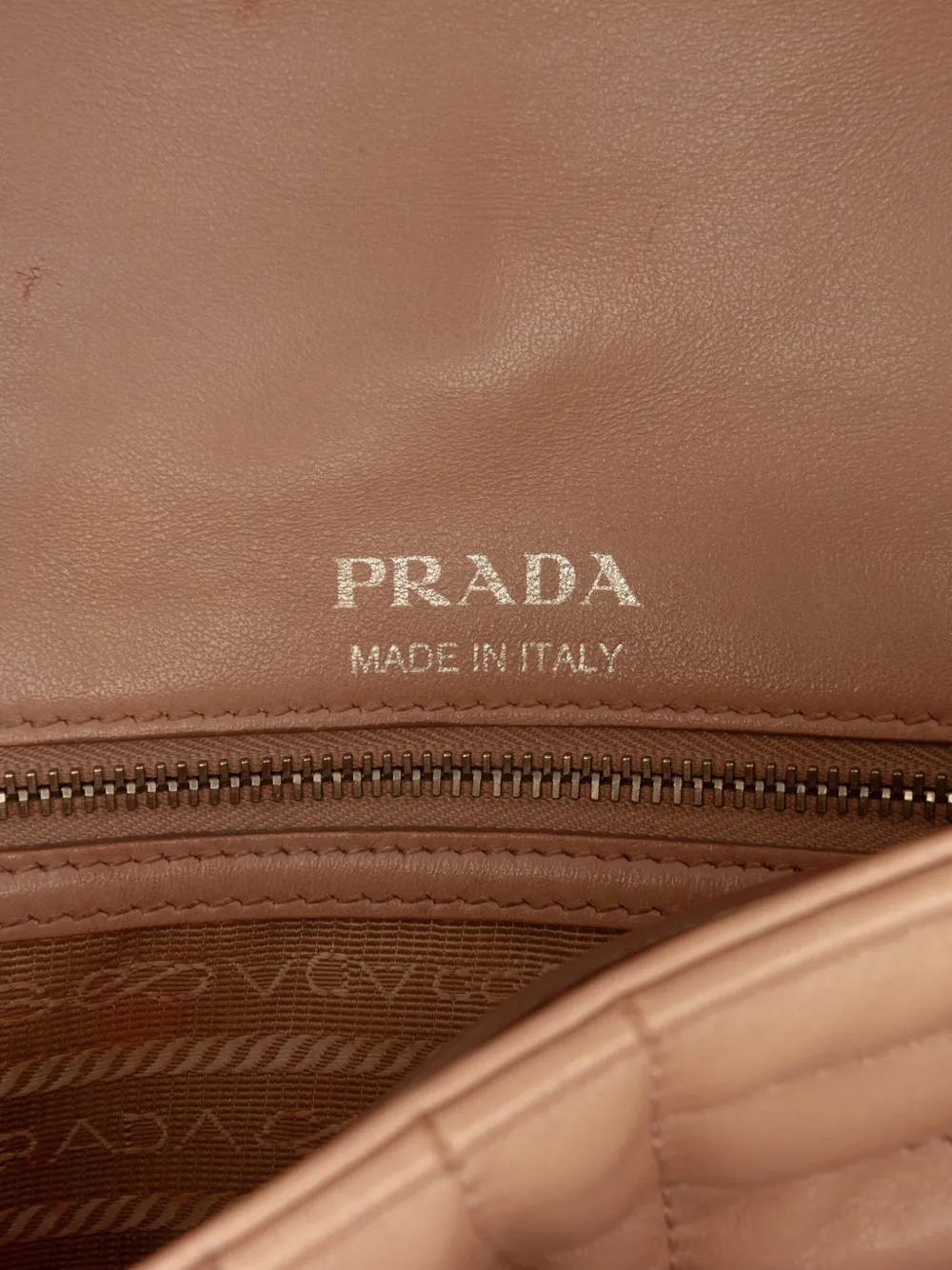 Prada Pre-Owned 2013-2026 ミディアム ソフトカーフ インプントゥーレ