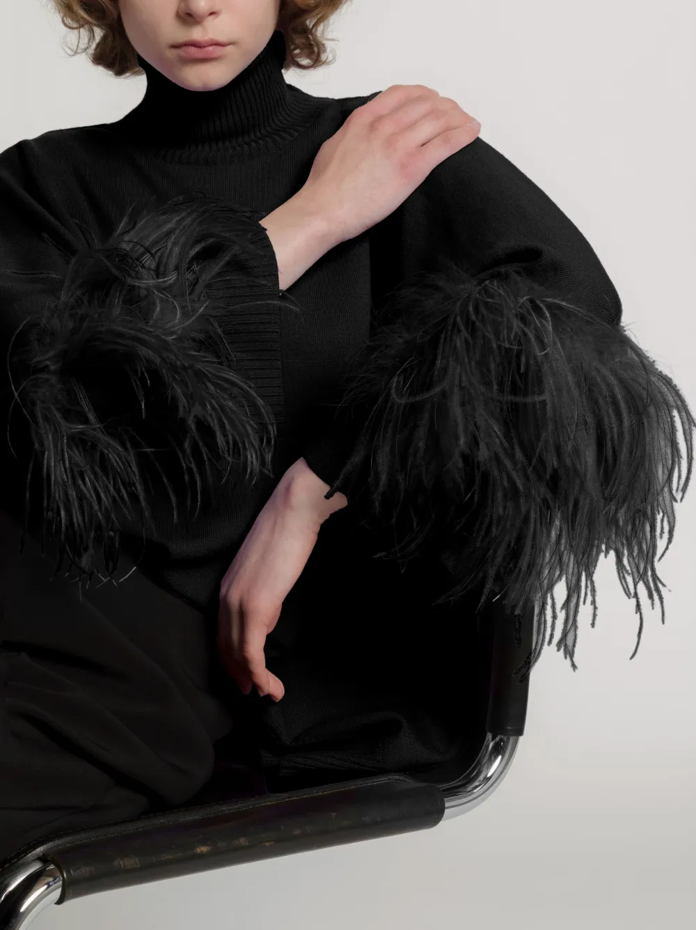 Alberta Ferretti Coltrui met veren-detail Zwart