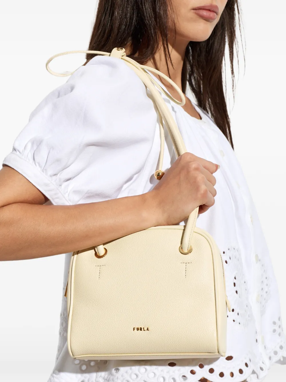 Furla Poppy schoudertas van bewerkt leer Beige