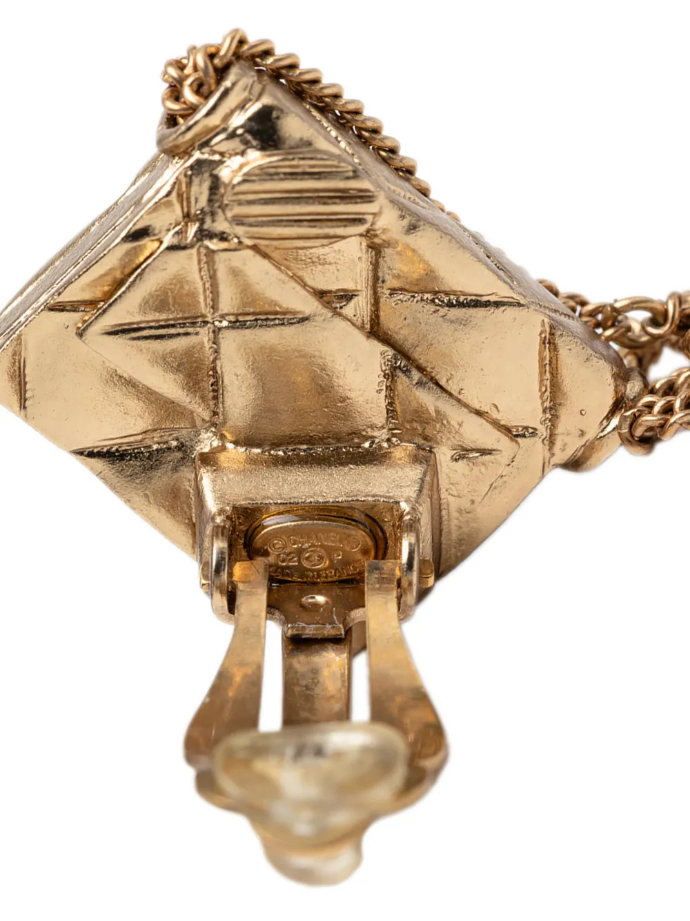  Chanel Pre-owned Pendientes De Clip Con Bolso Flap Acolchado Y Moneda Bañados En Oro Con Logo Cc 2002 - Dorado 
