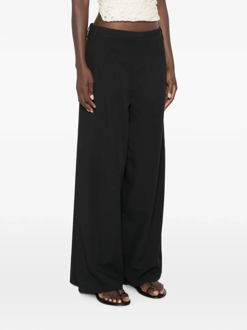 SIR. Beatrice broek met wijde pijpen en geplooid detail Zwart