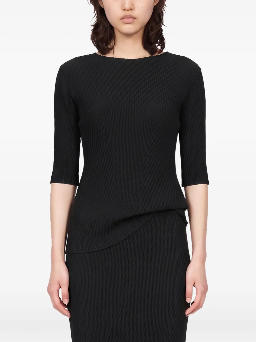 Issey Miyake Rhombus pleated asymmetric-hem short-sleeve sweater