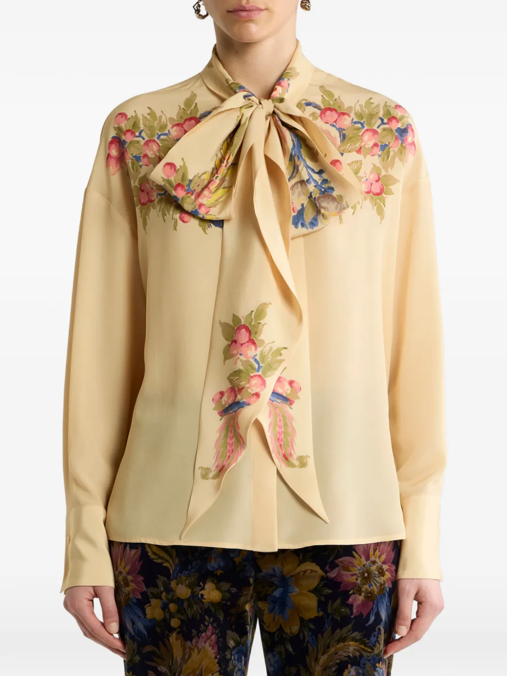 ETRO Zijden blouse met zijden sjaal en geplaatste bloemenprint Beige