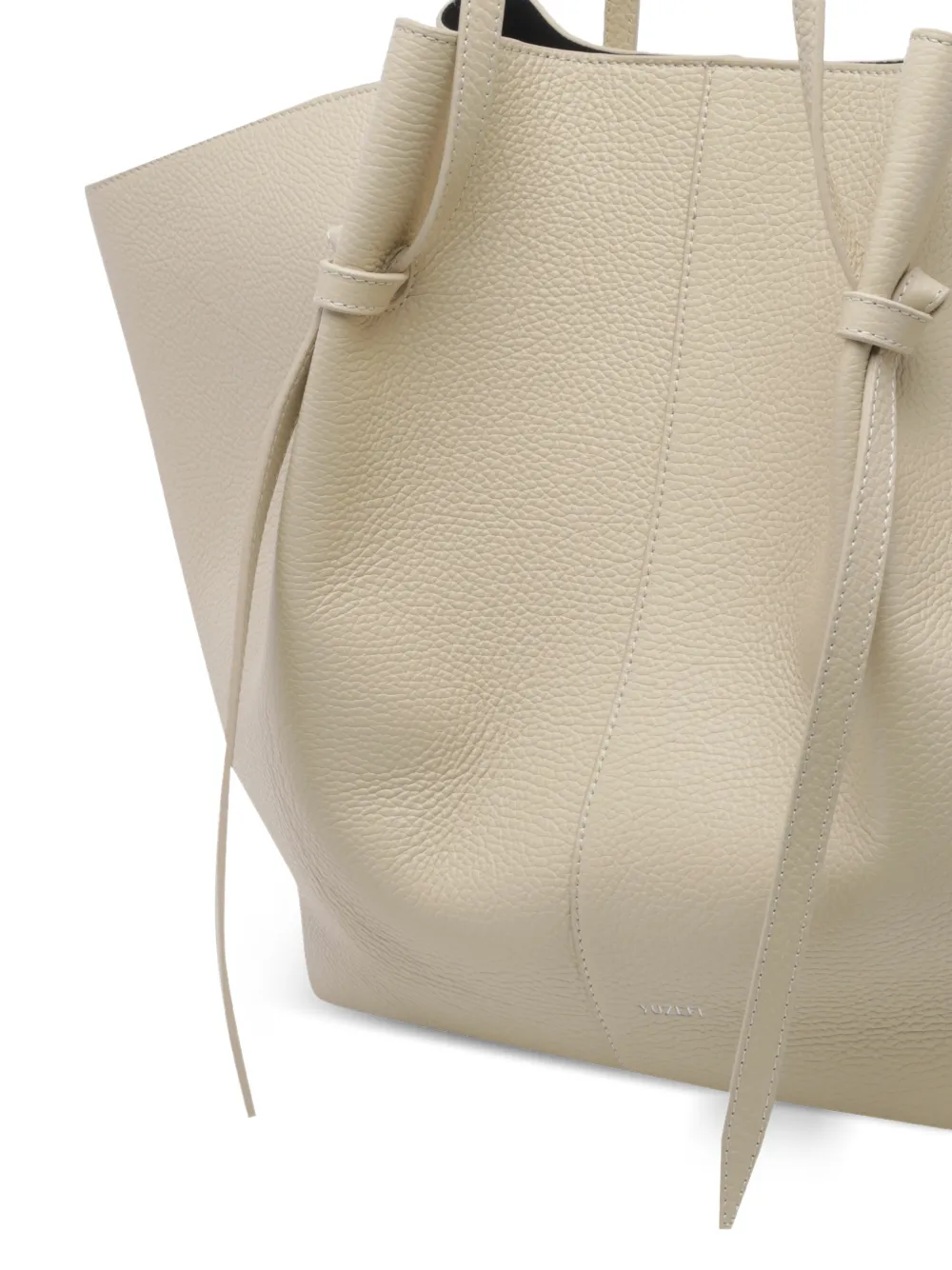 Yuzefi Mochi grote leren shopper met bewerkte korrel Beige