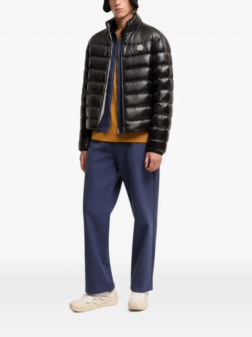 Moncler Sergesta gewatteerd jack met logopatch Zwart
