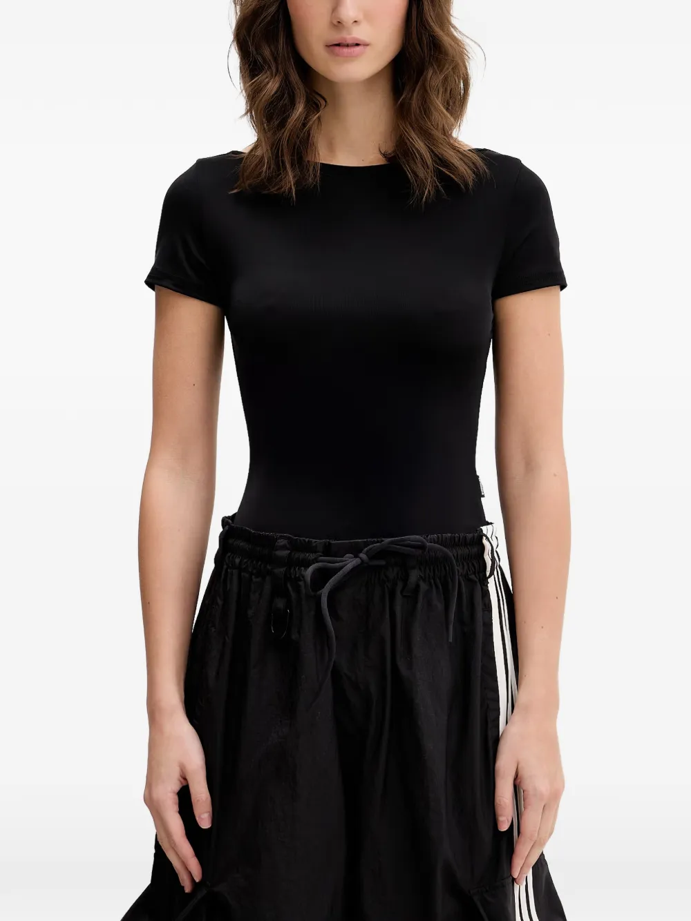 VETEMENTS open-back bow-detail T-shirt - Nero