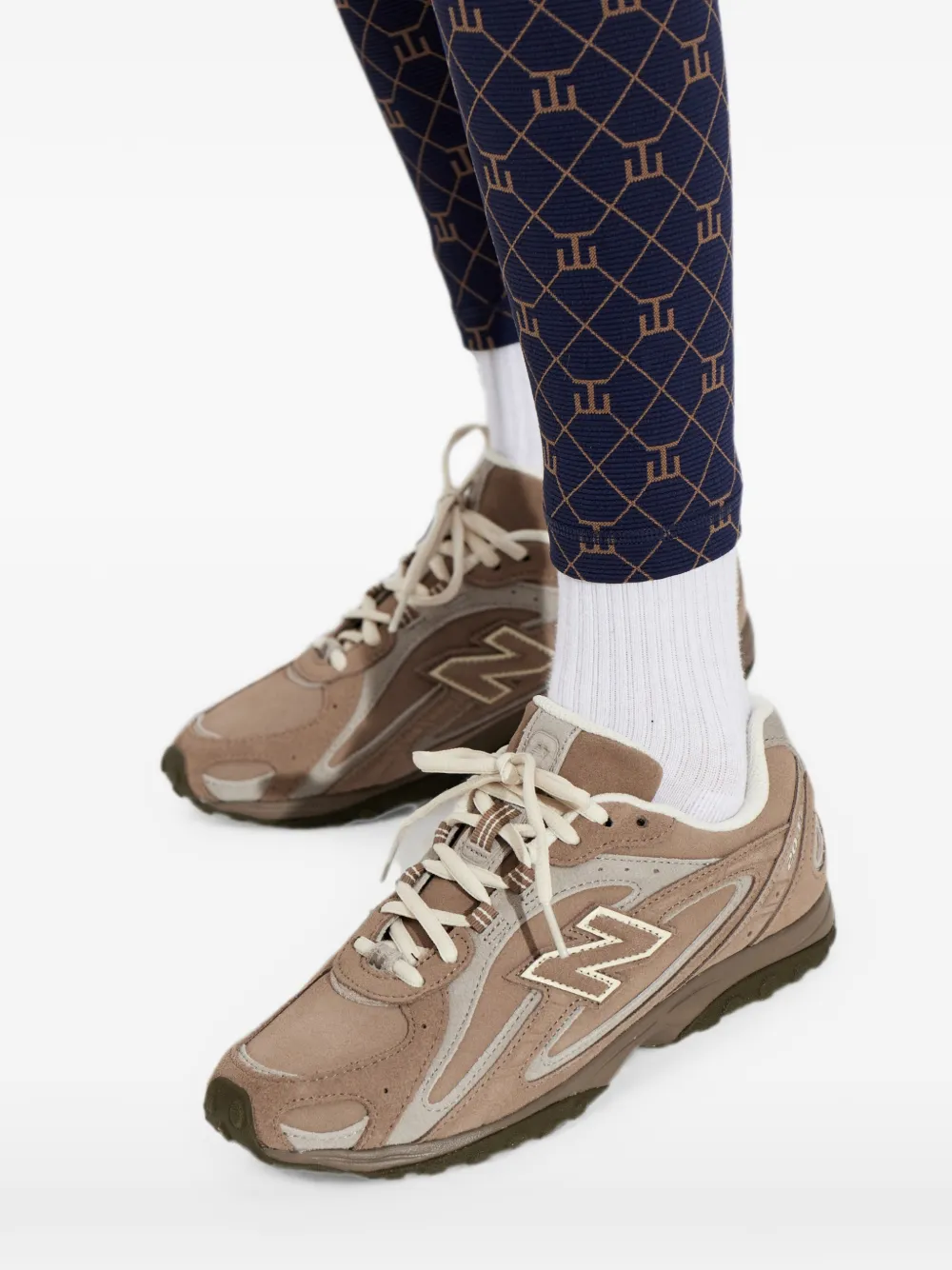 New Balance 204L panelled leather sneakers Bruin