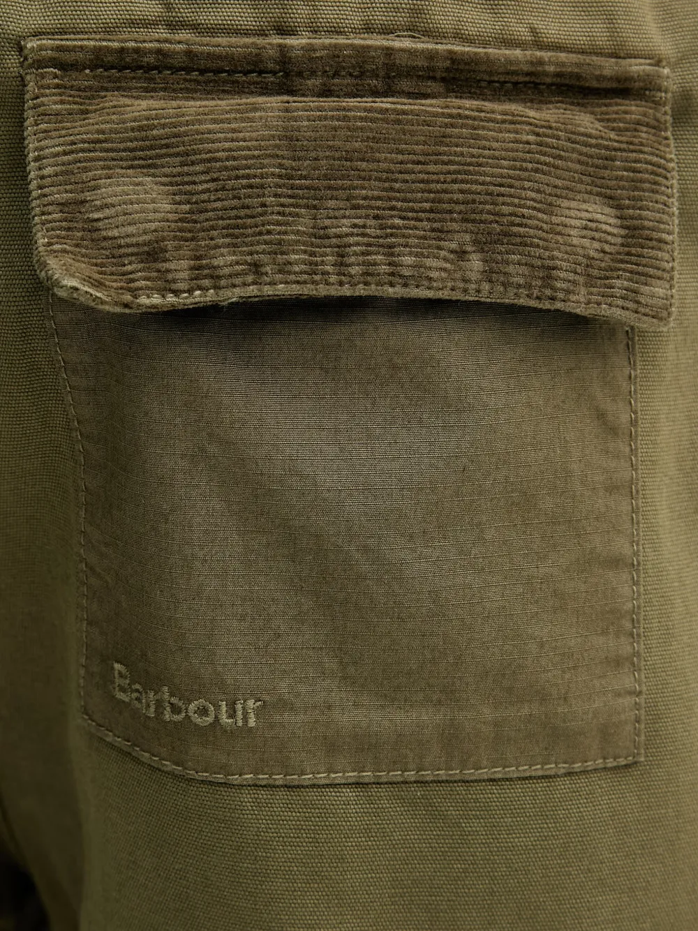 Barbour Shorts met ribfluwelen afwerking en trekkoord Groen