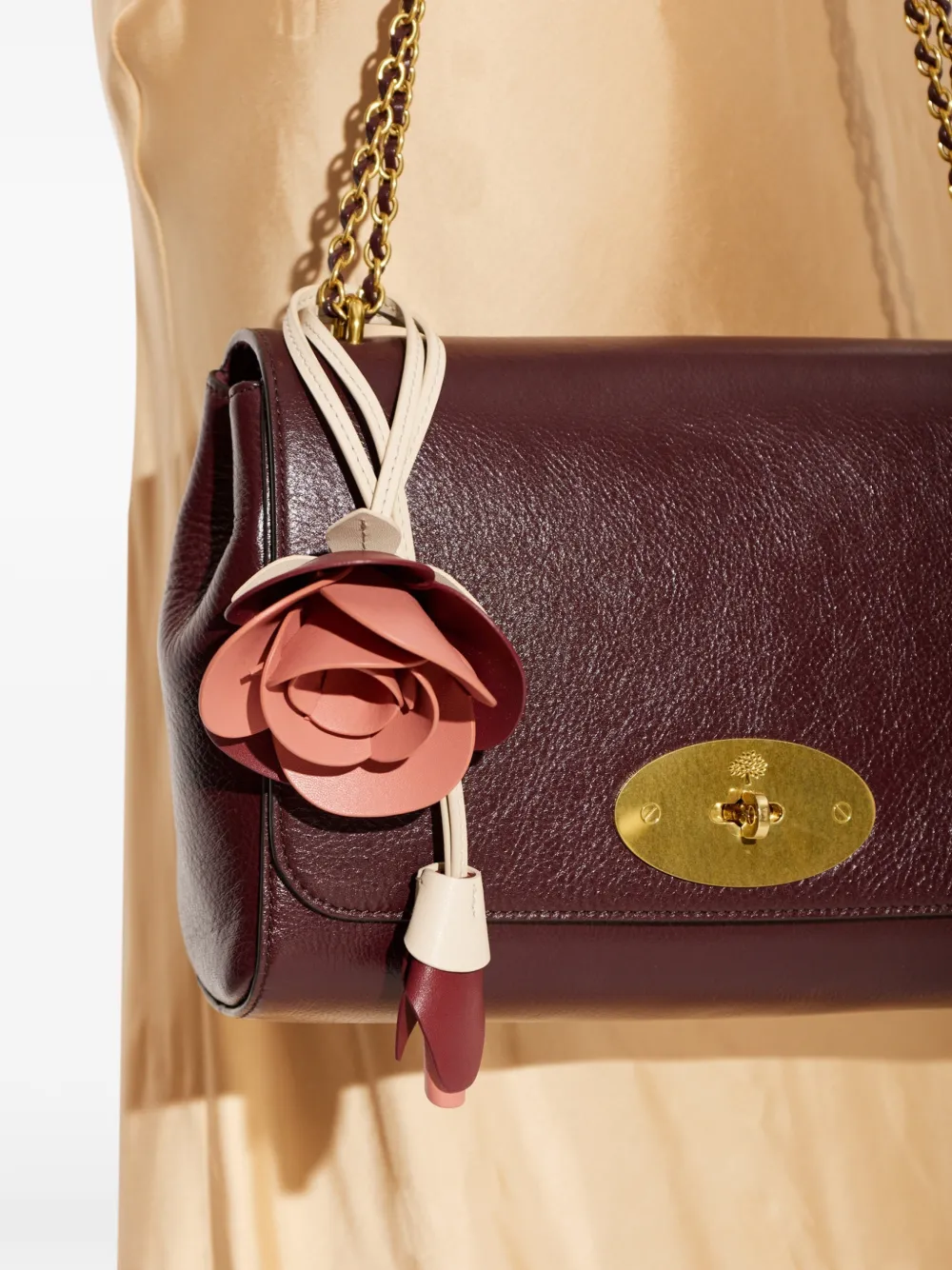 Furla Allegra sleutelhanger met bloemapplicatie Bruin