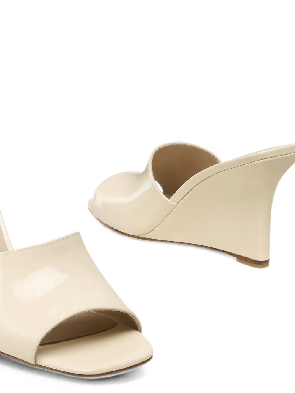 Stuart Weitzman Vinnie muiltjes met sleehak Beige