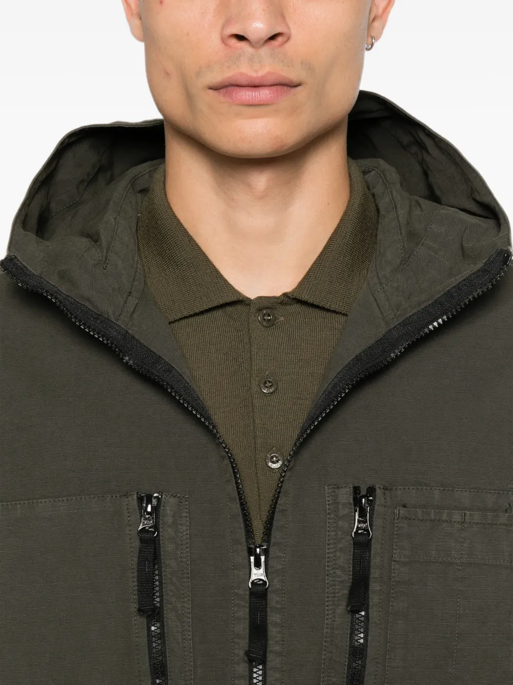 Stone Island 1200011 katoenen ripstop ruimvallend shirtjack met capuchon en ritszakken Groen