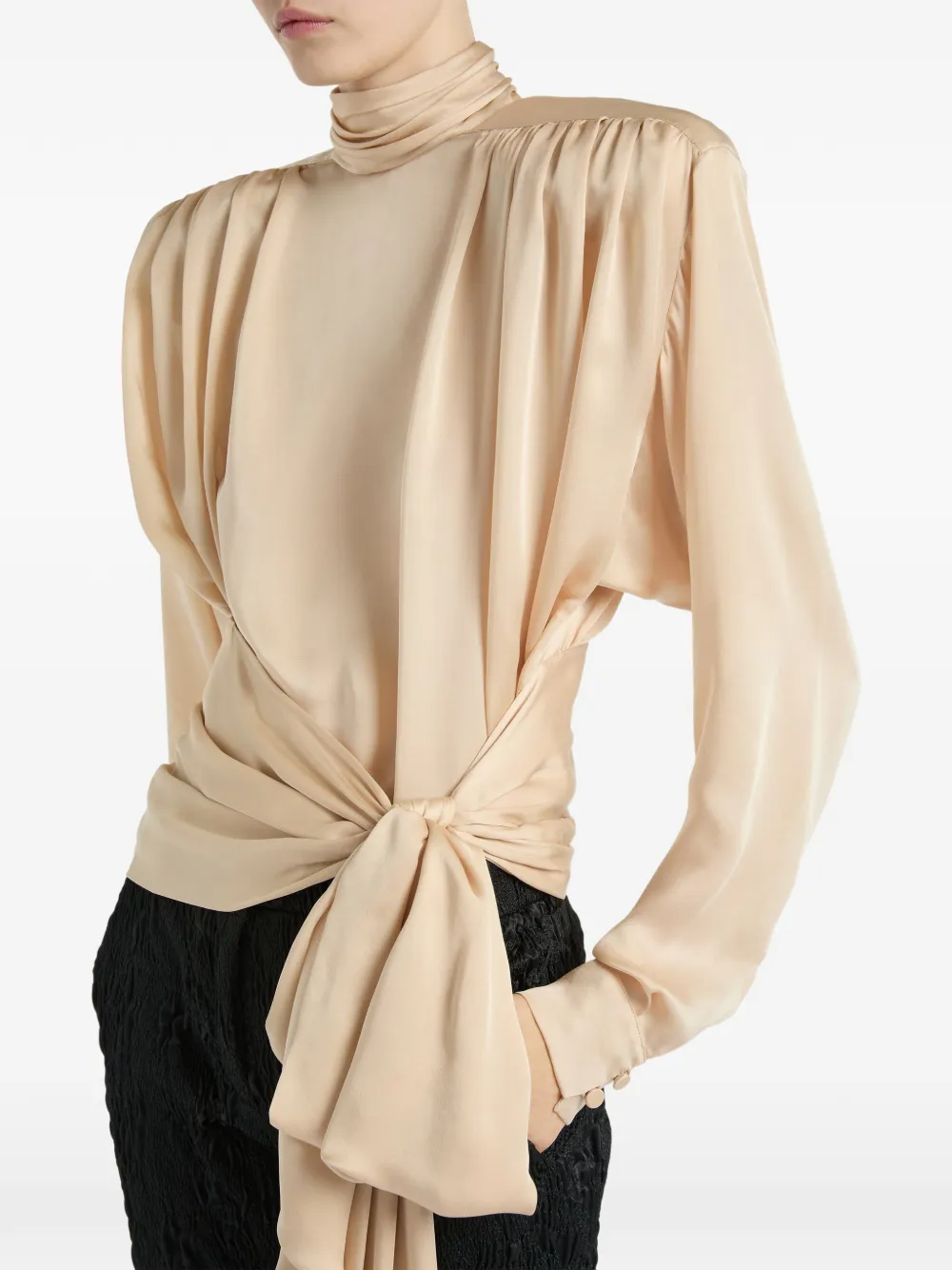 Balmain Zijden chiffon blouse met gewatteerde schouders en strik Beige