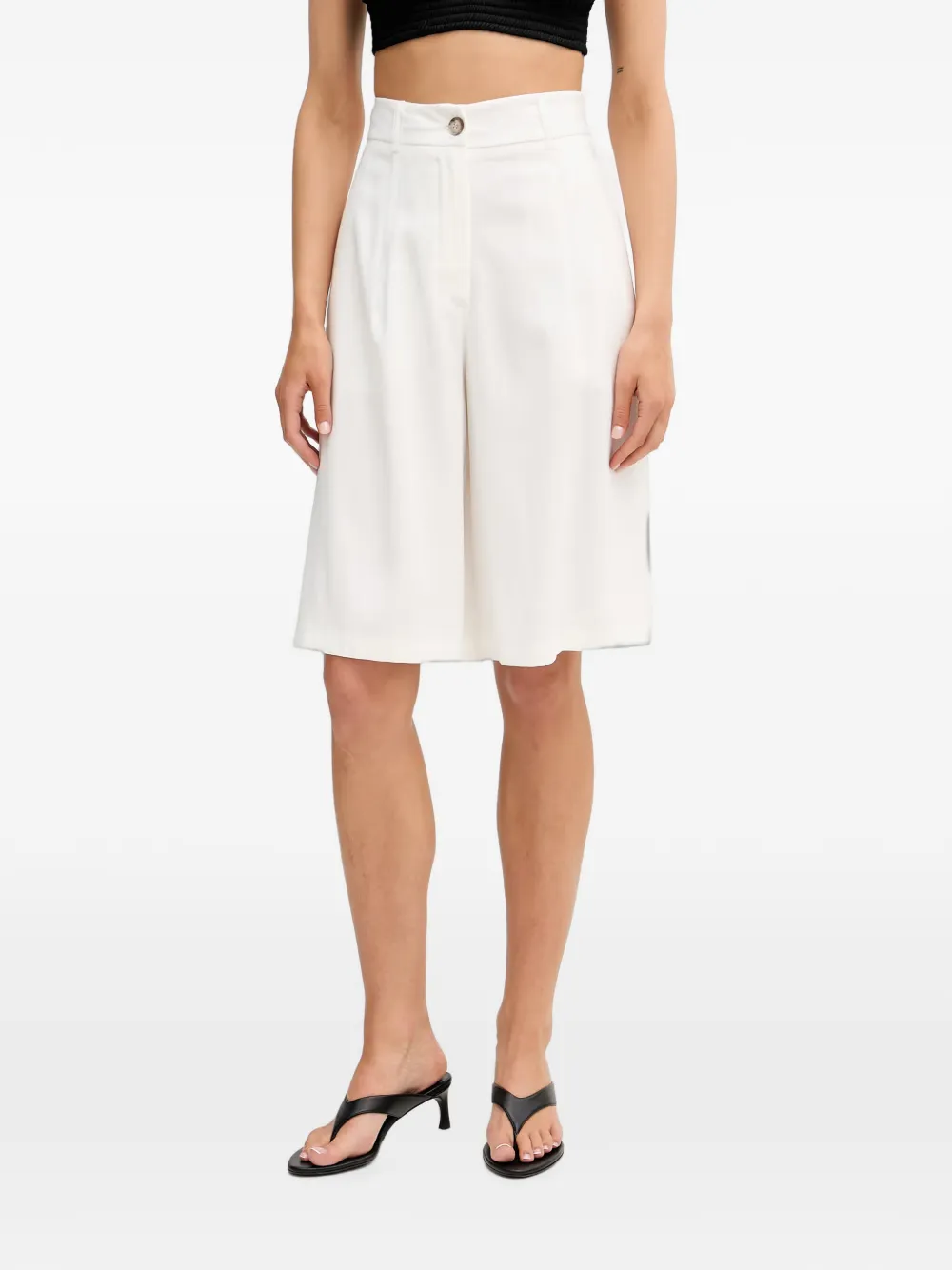 VICOLO pleated tailored shorts - Bianco