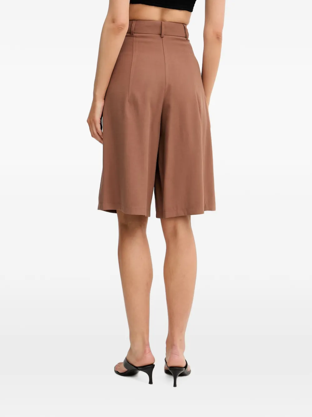 VICOLO Geplooide shorts Bruin