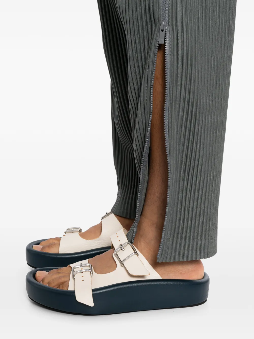 Homme Plissé Issey Miyake Plissé broek met ritsdetail Blauw