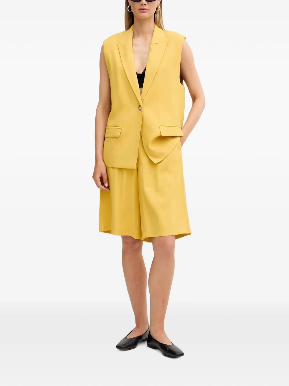 VICOLO Geplooide shorts Geel
