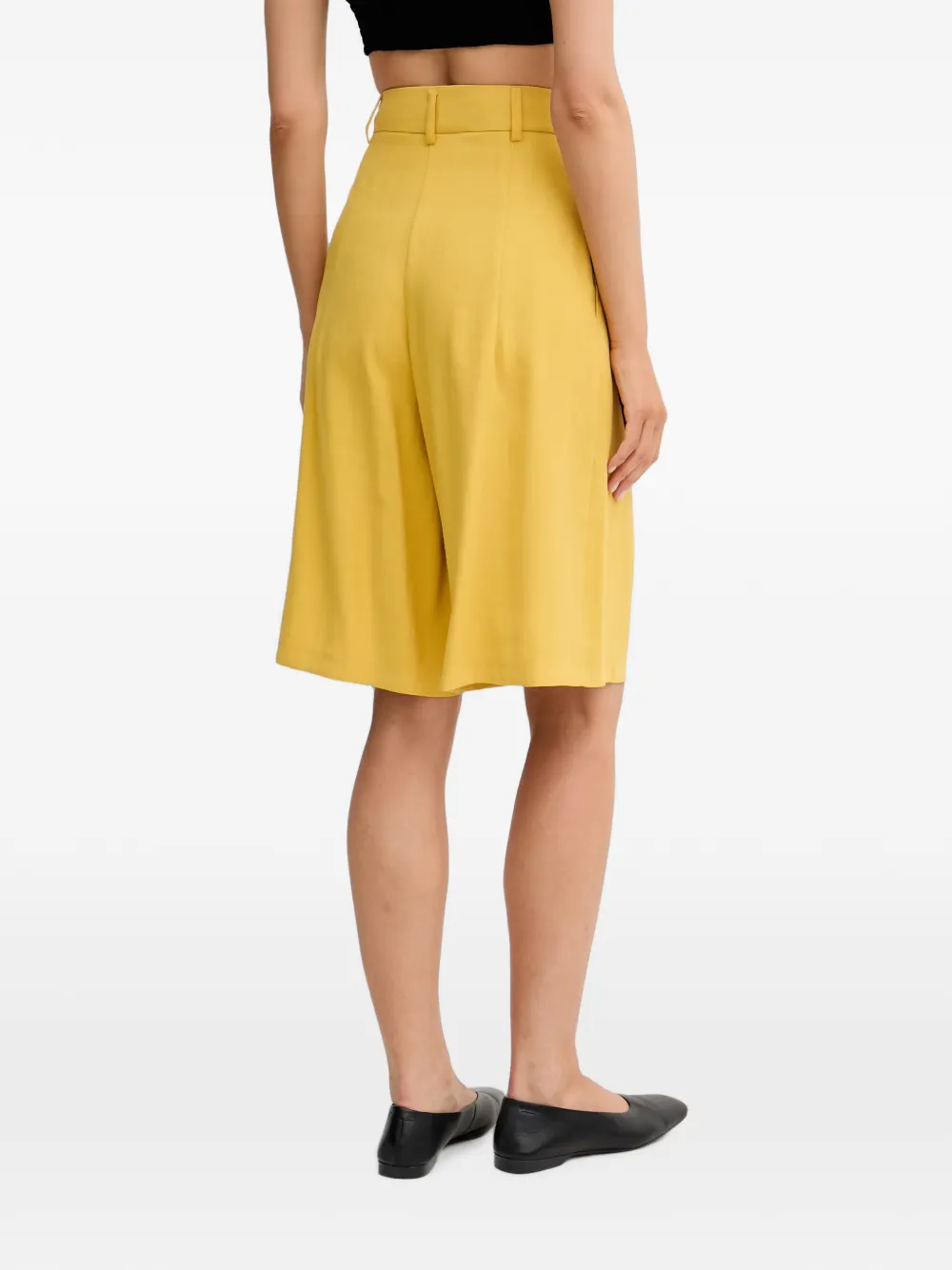 VICOLO Geplooide shorts Geel