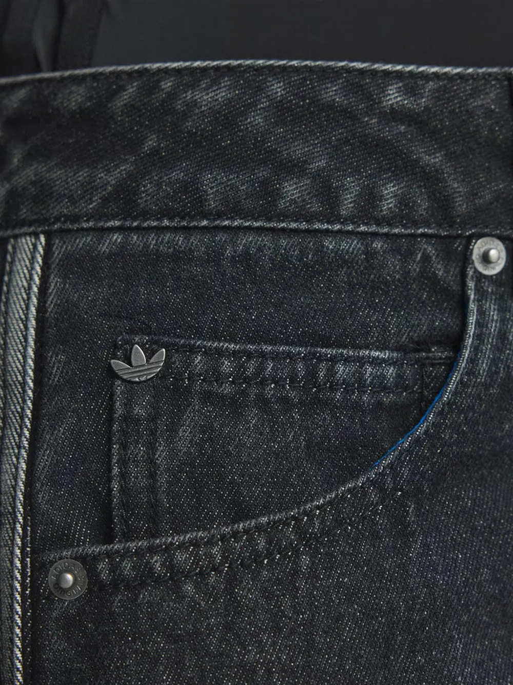 adidas Firebird Adilenium side-stripe wide-leg jeans Zwart