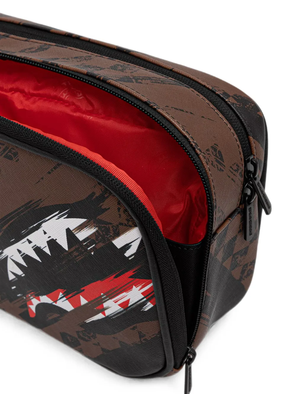 Sprayground Toilettas met haaienprint en rits Bruin