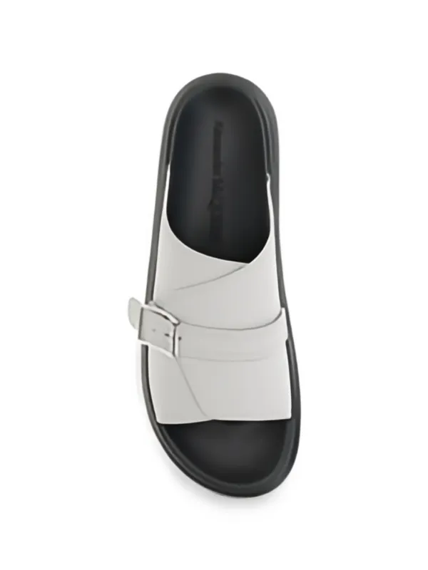 Alexander McQueen バックル レザーサンダル | グレー | FARFETCH JP