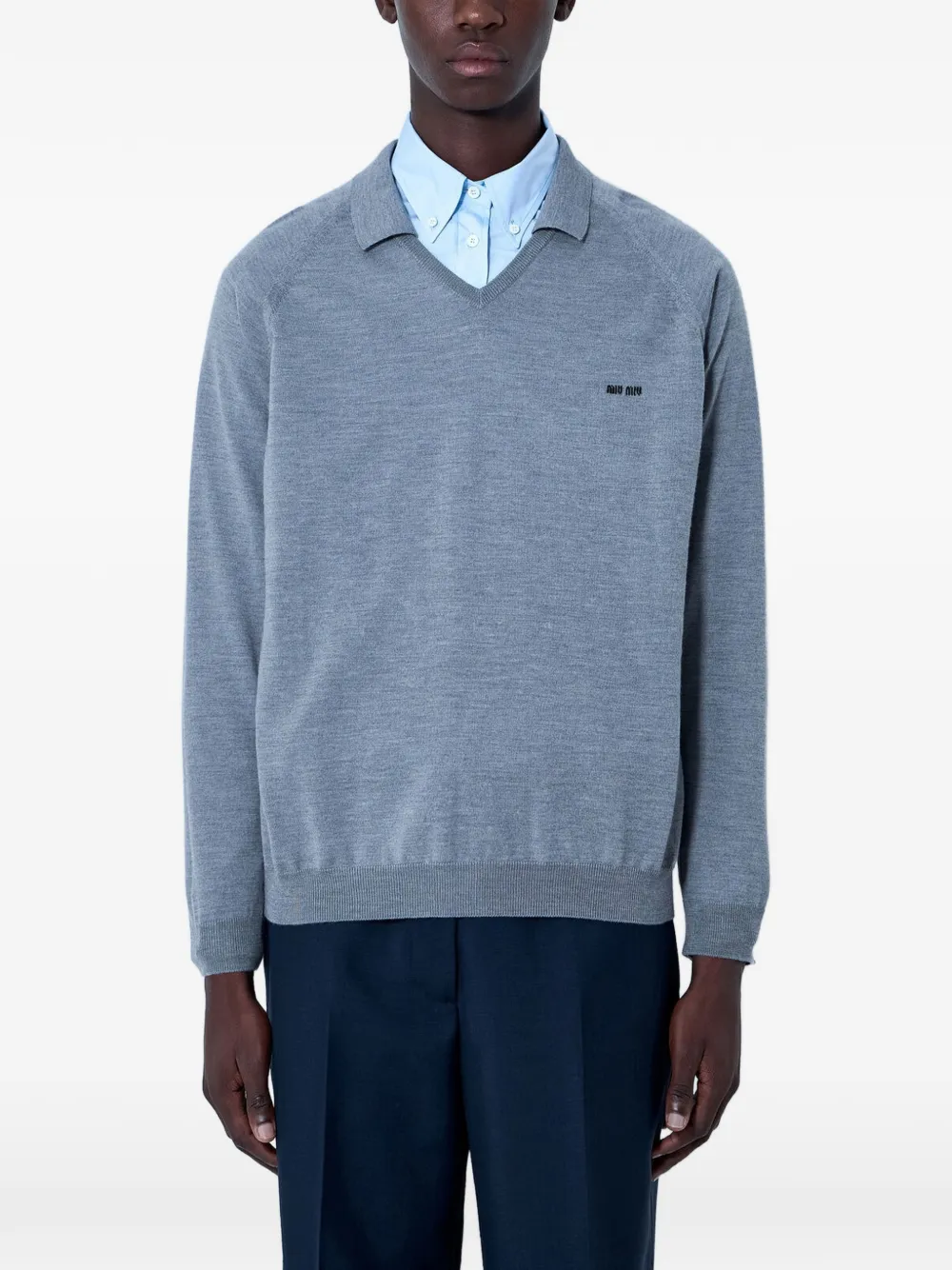 Miu Miu logo-embroidered V-neck sweater - Grau