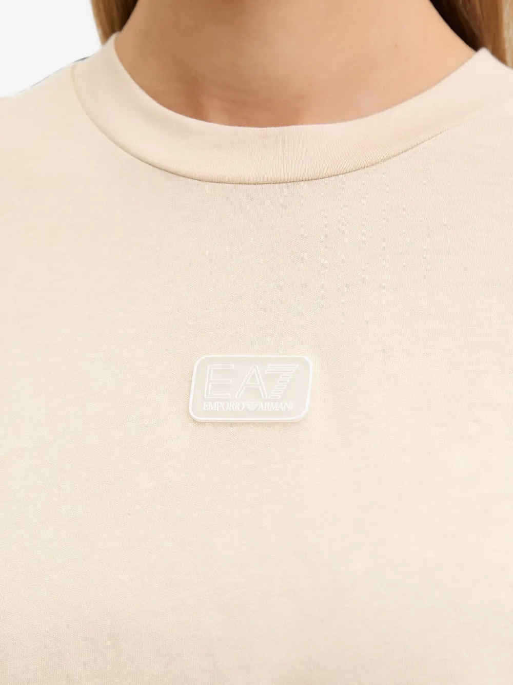 Ea7 Emporio Armani T-shirt met logopatch Beige