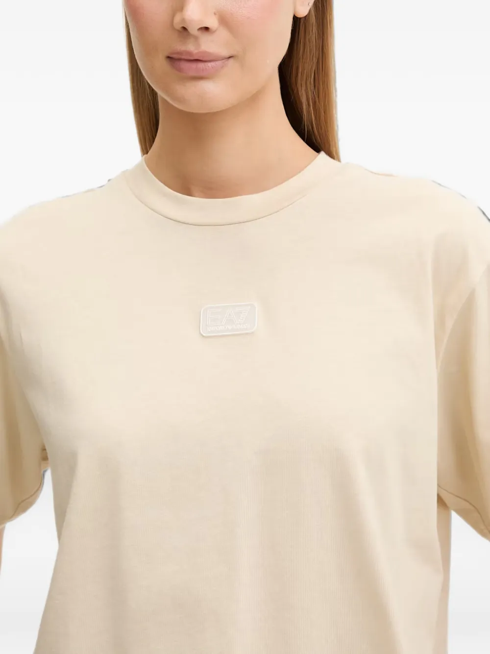 Ea7 Emporio Armani T-shirt met logopatch Beige