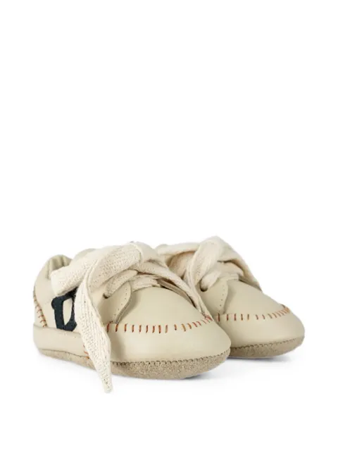 Donsje Olav logo-patch sneakers