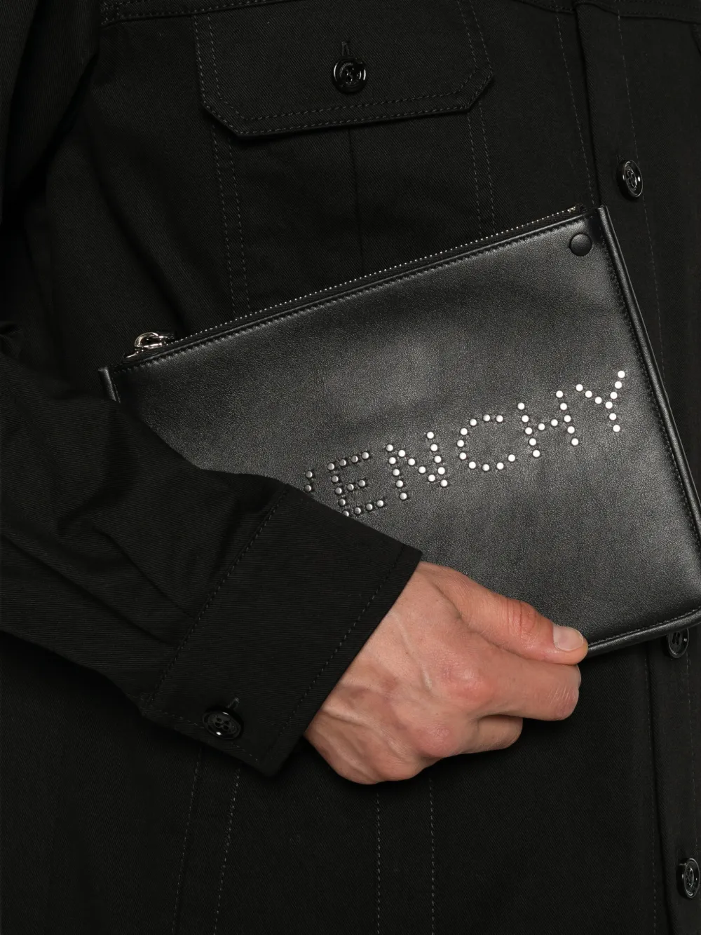Givenchy Clutch verfraaid met studs en logoplakkaat Zwart
