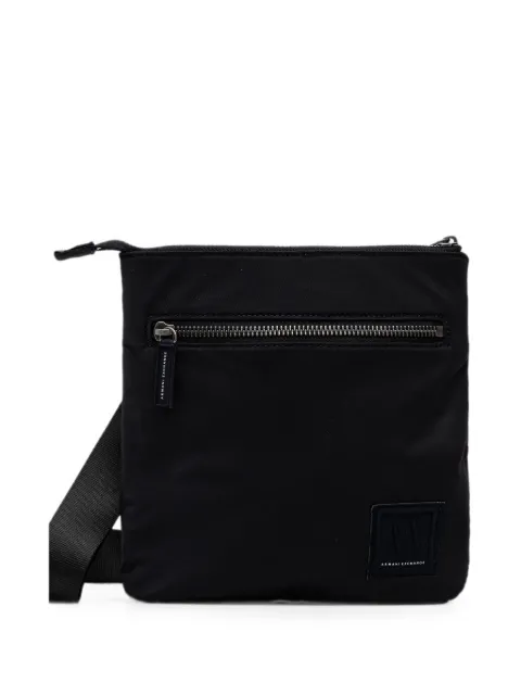 Armani Exchange riñonera con parche del logo y cremallera