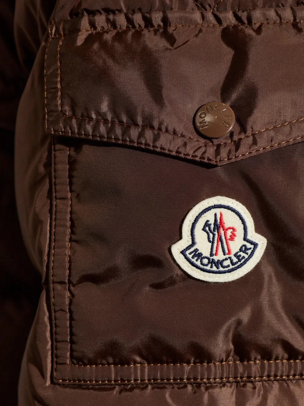 Moncler Maya mat kort donsjack Bruin