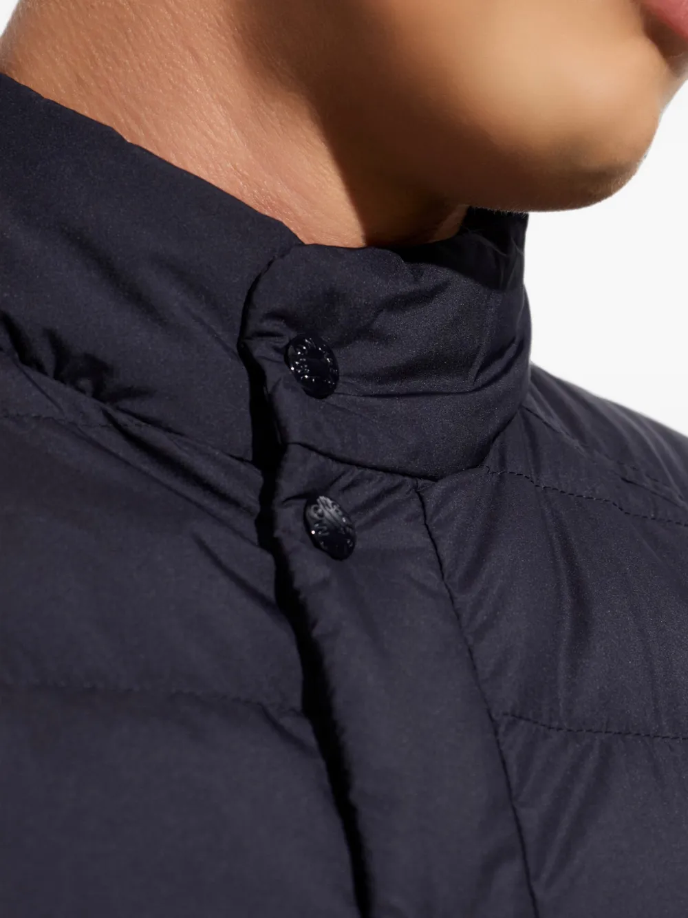 Moncler Jack met hoge hals en gewatteerde voorkant Blauw