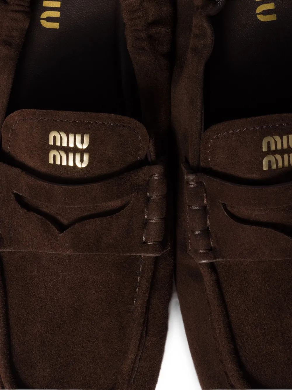 Miu Suède loafers met ruches Bruin