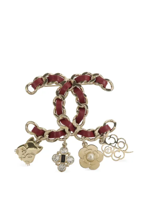 CHANEL Pre-Owned CC-charm brooch