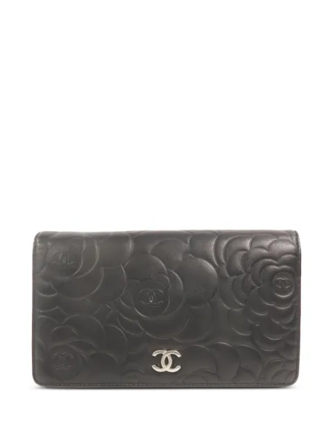 CHANEL Pre-Owned Camellia leather wallet