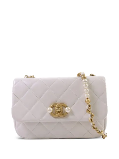 CHANEL Pre-Owned CC pearl-details quilted leather shoulder bag