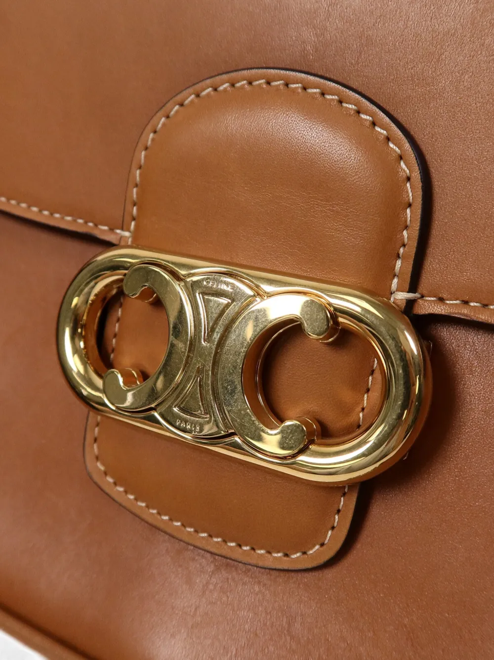 Celine Pre-Owned Medium Maillon Triomphe schoudertas Beige