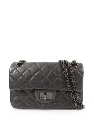 CHANEL Pre-Owned 25 Classic turn-lock Shoulder Bag | Black | FARFETCH