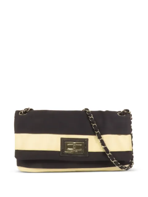 CHANEL Pre-Owned bolsa de hombro con cierre giratorio y logo CC