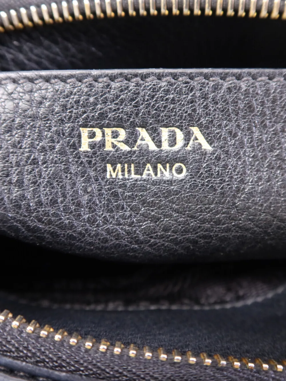 Prada Pre-Owned Leren schoudertas met logo-applicatie Zwart