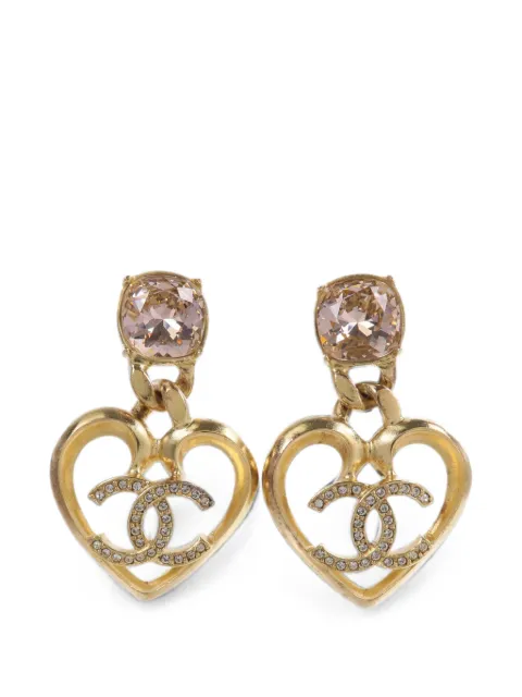 CHANEL Pre-Owned pendientes de corazón con logo CC