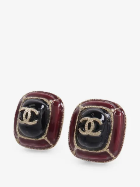 CHANEL Pre-Owned CC enamel earrings