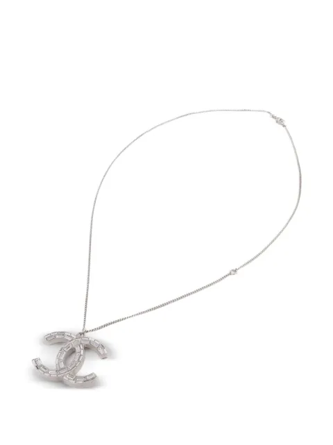 CHANEL Pre-Owned collar con cristales y logo CC