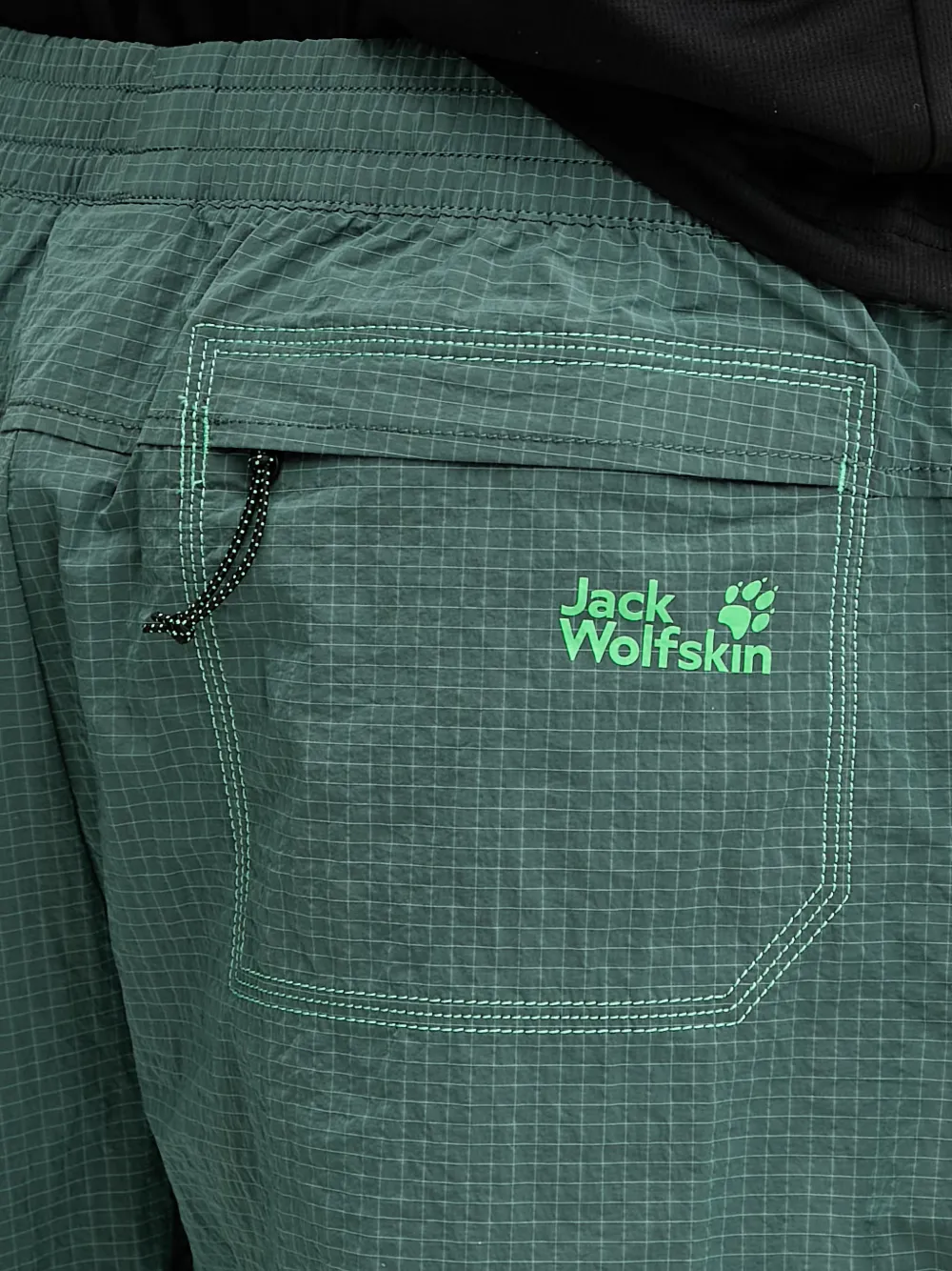 JACK WOLFSKIN Find the Wild check-pattern drawstring shorts Groen