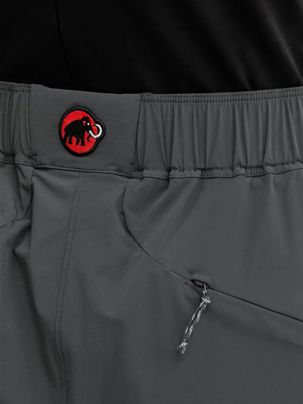 Mammut x Hiking Patrol shorts met ritszak en logo-patch Grijs