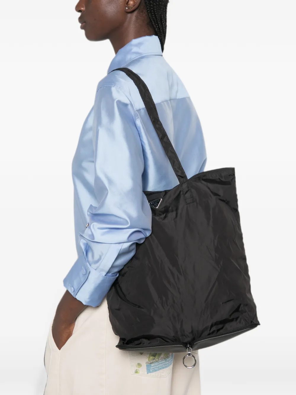 Prada Re-Nylon shopper met saffiano leren hanger Zwart
