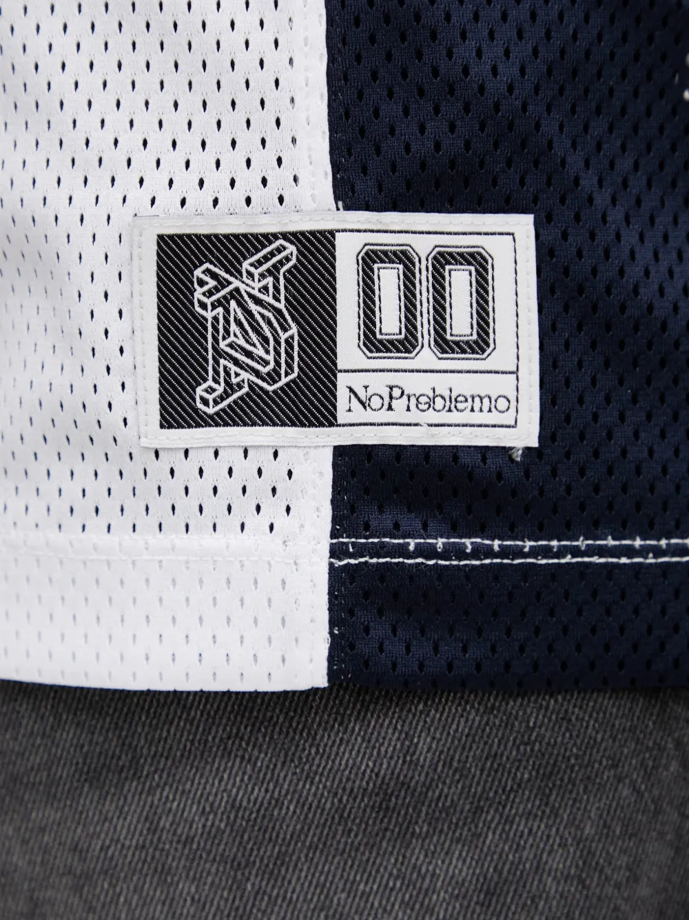 NO PROBLEMO Straight mesh T-shirt met logoprint Wit